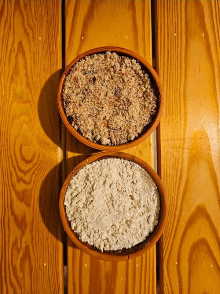 BABA VE OĞLU (İğde Çekirdeği ve Taş Mahlep Tozu)